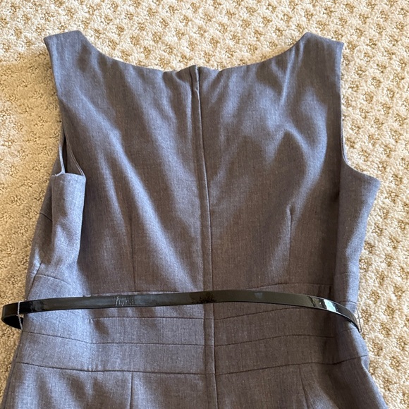 Elegant Gray Sleeveless Dress - Picture 5 of 6